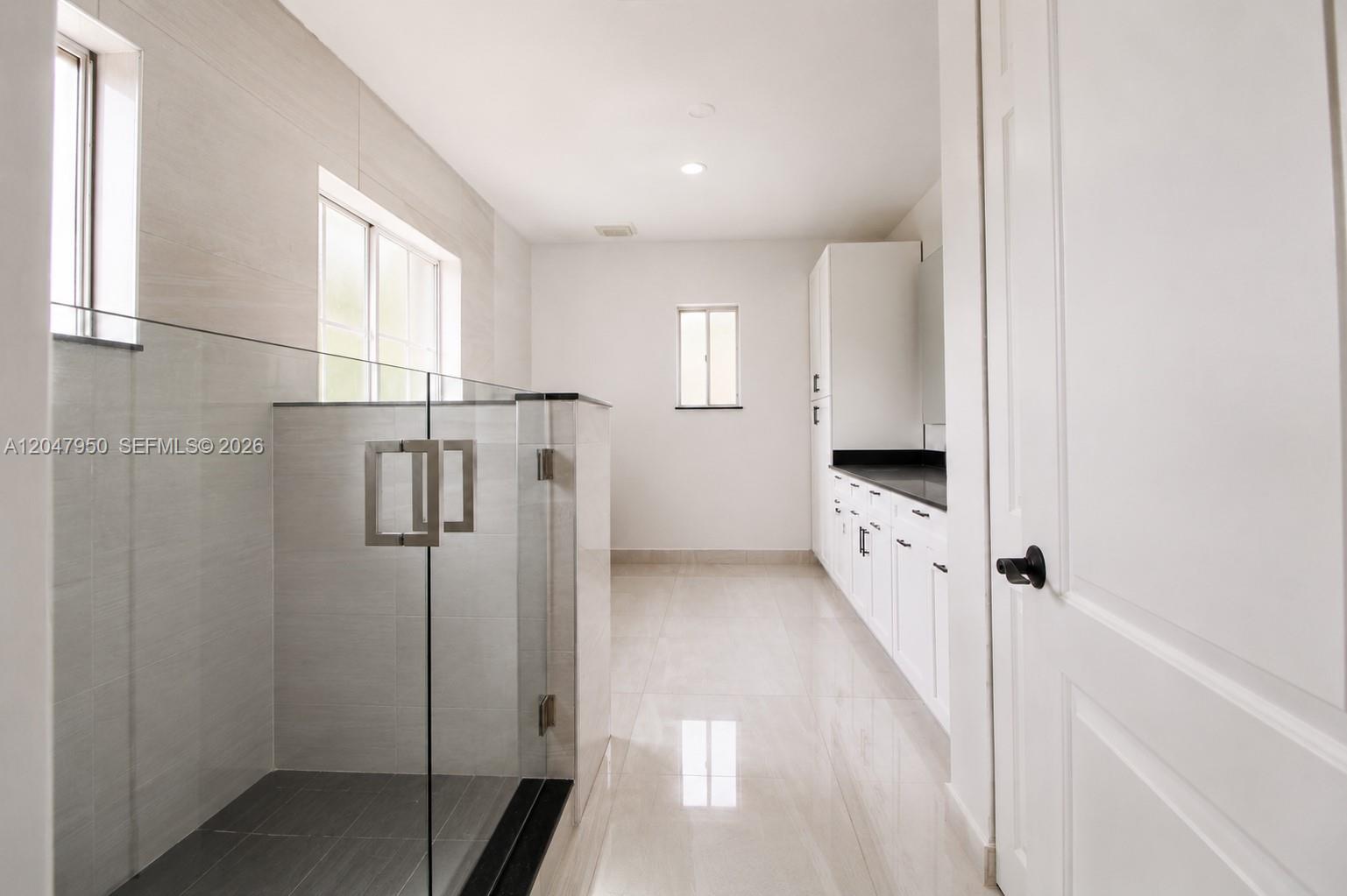 1351 Ne 41st Place Property Photo 17