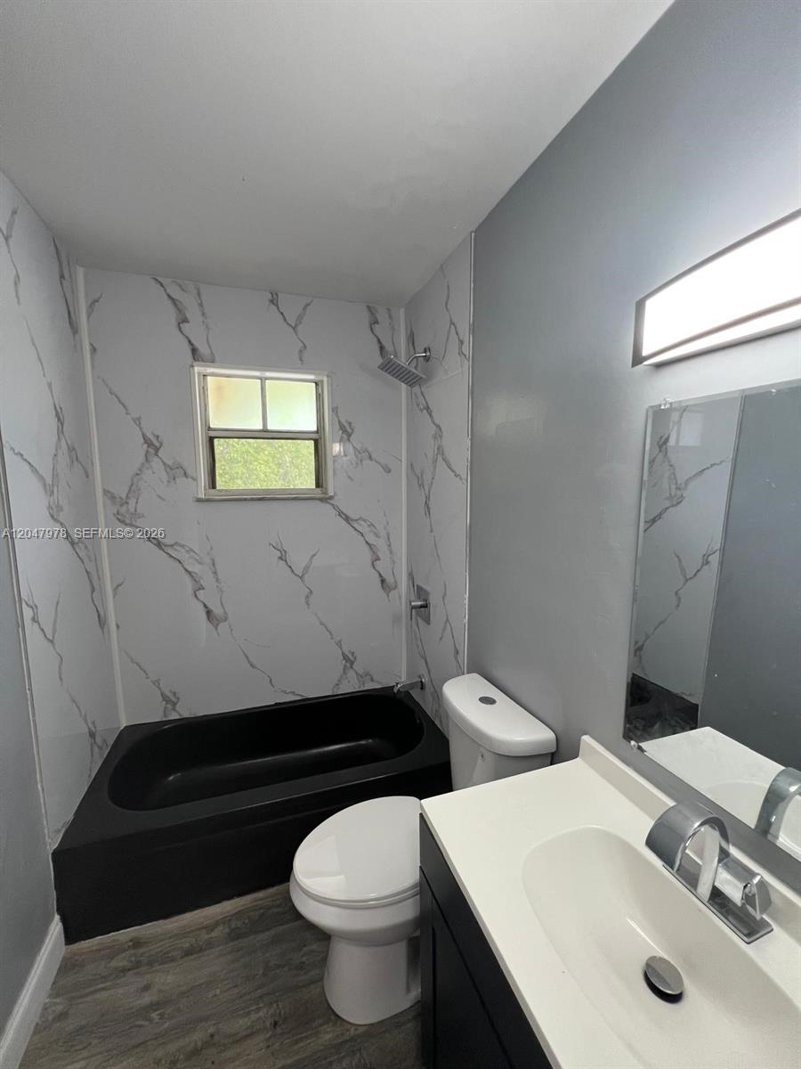 451 Ne 136th Street I-101 Property Photo 11