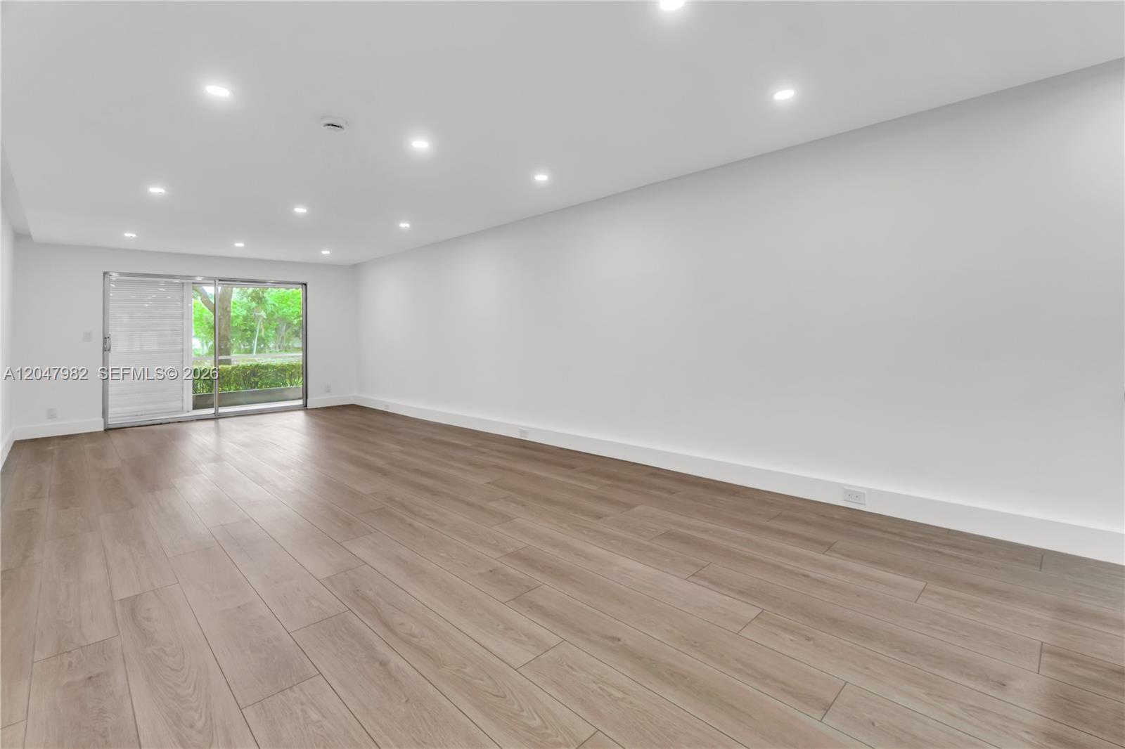 2101 Lucaya Bend E1 Property Photo 23
