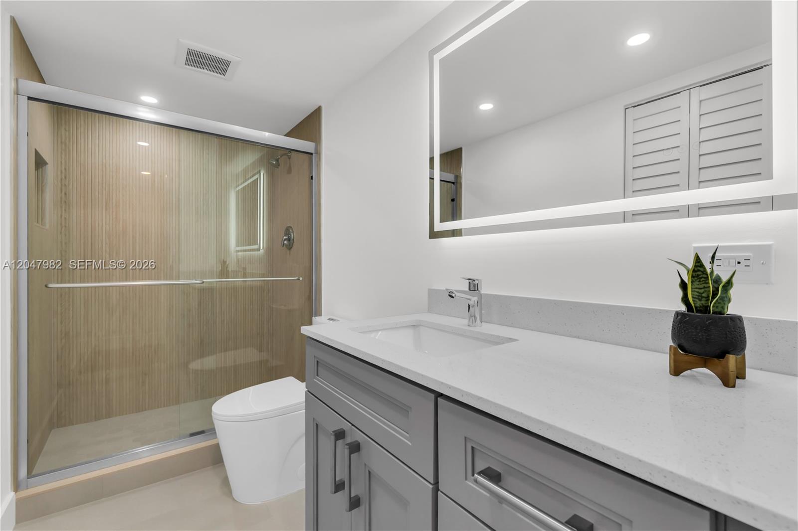 2101 Lucaya Bend E1 Property Photo 28