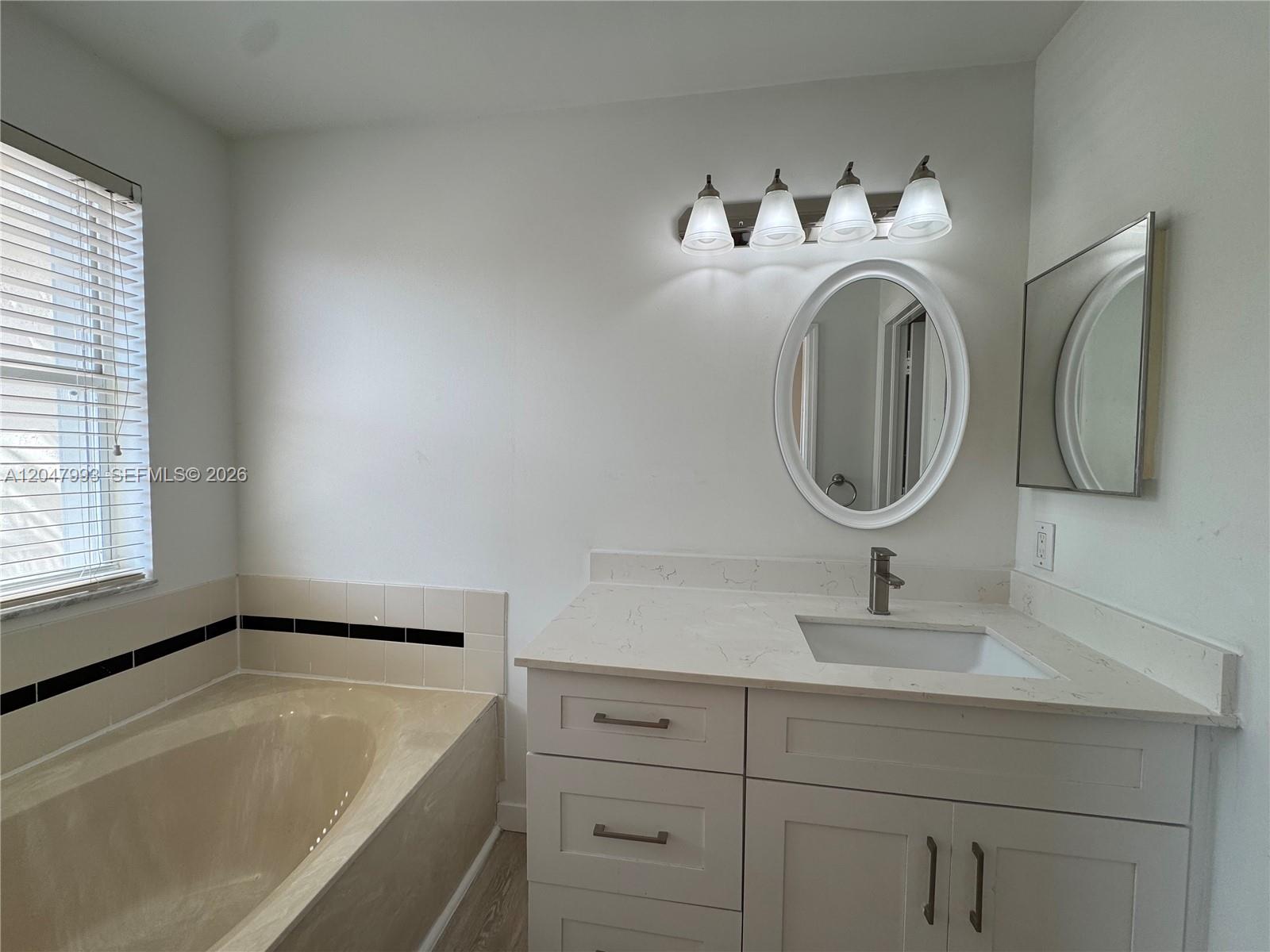 1595 Seagrape Way - Property Photo 6