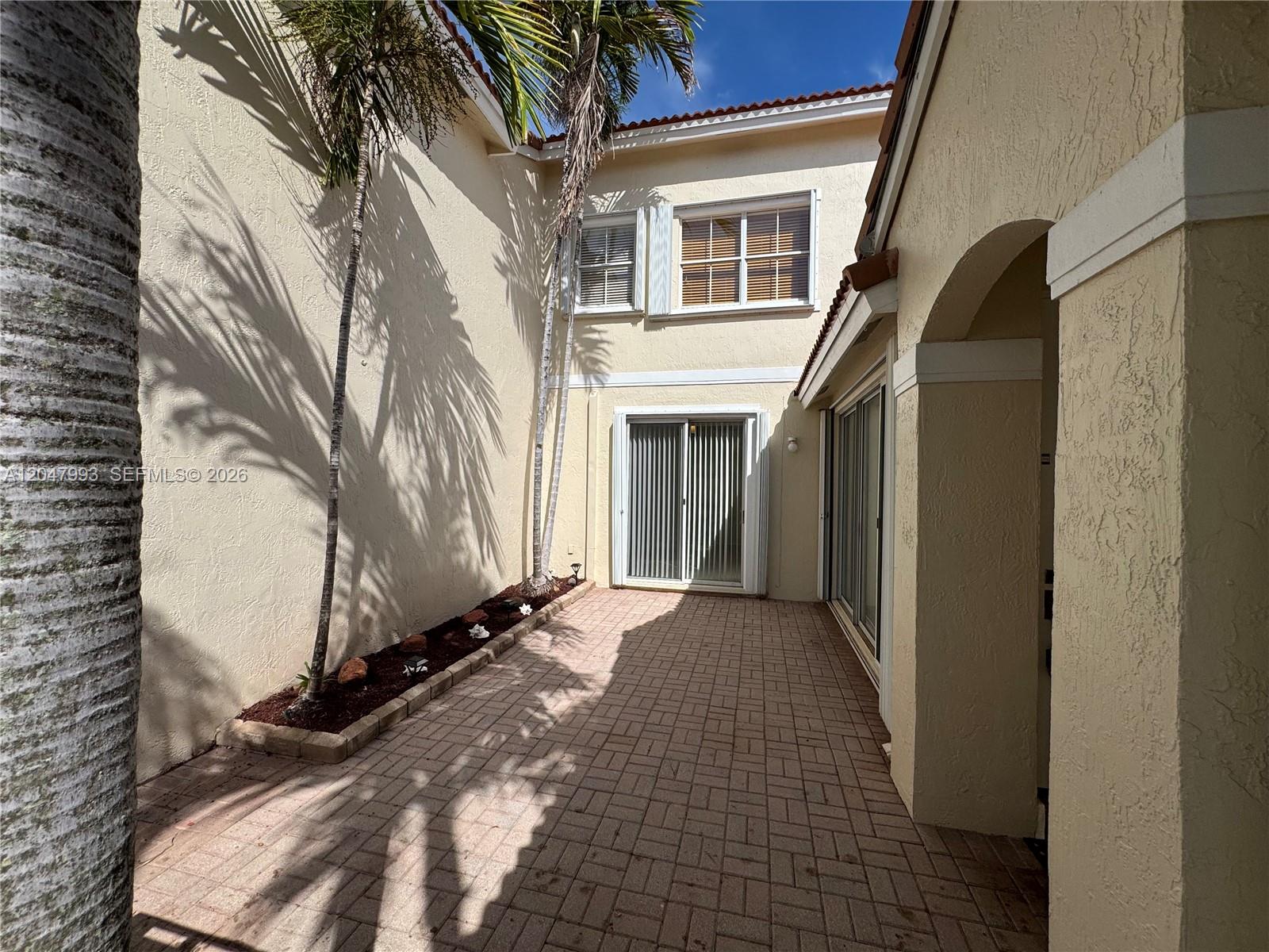 1595 Seagrape Way - Property Photo 8