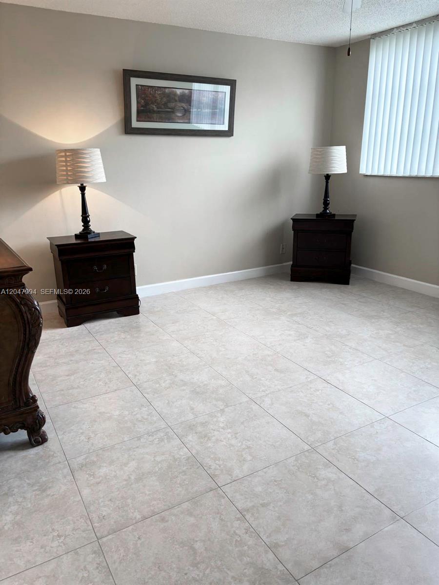 A12047994 Property Photo 17