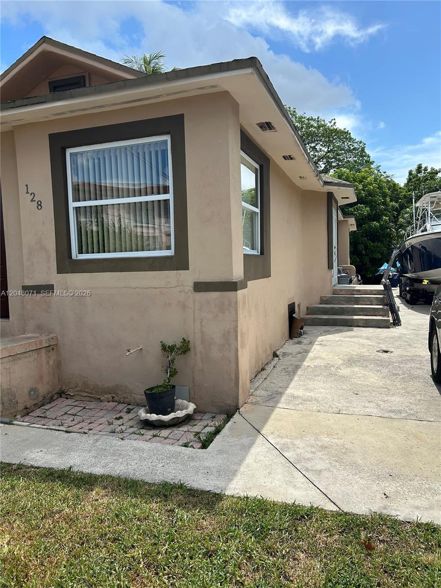 128 Sw 11th Avenue Property Photo 4