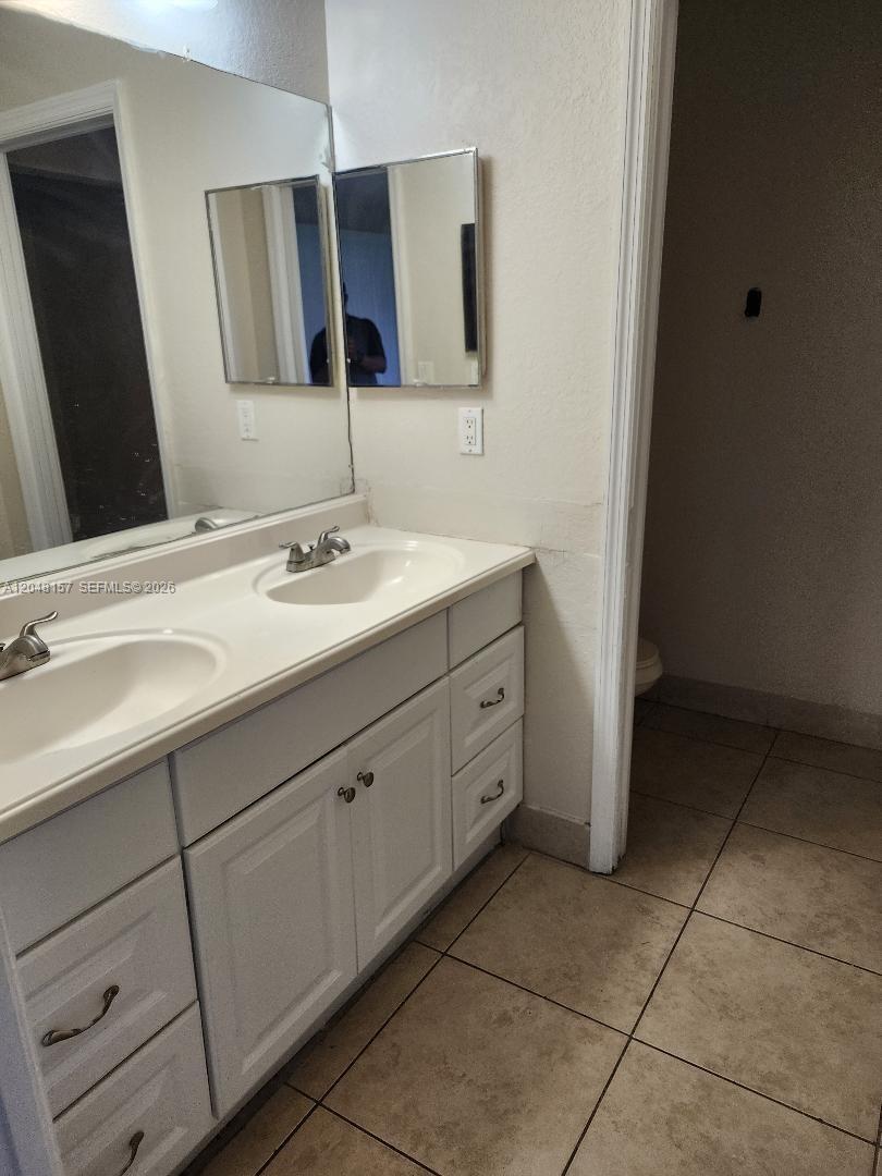 4740 Sw 14 Property Photo 4