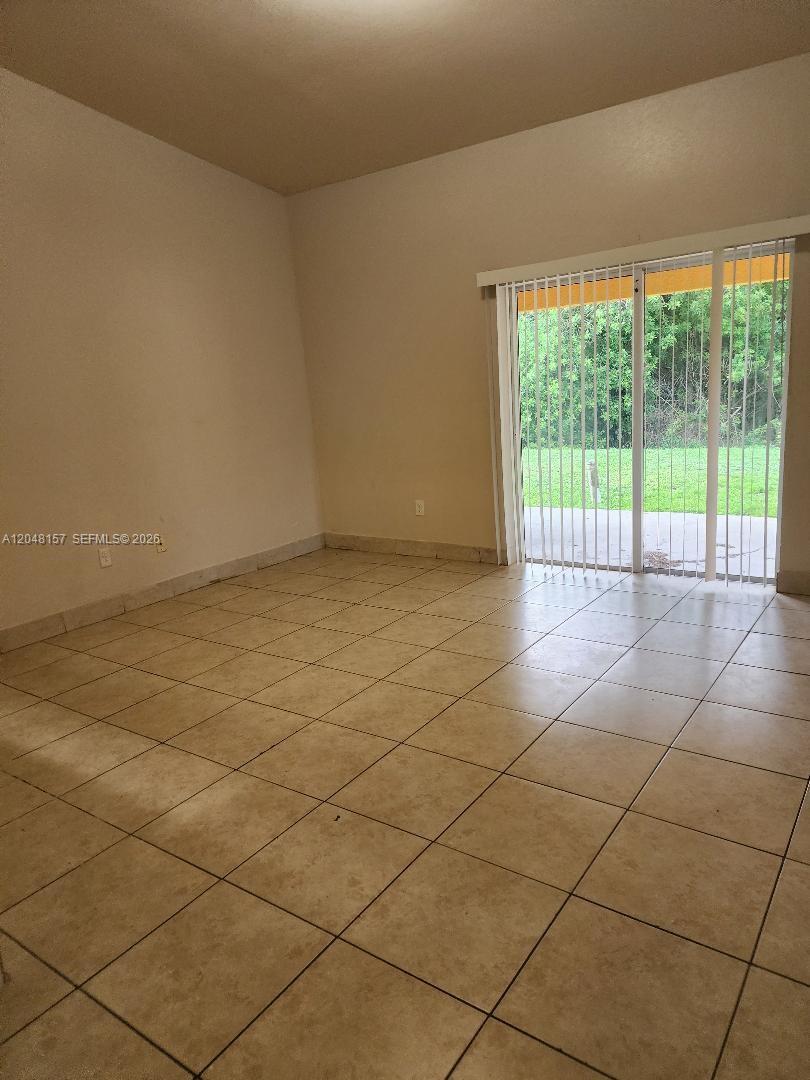 4740 Sw 14 Property Photo 7