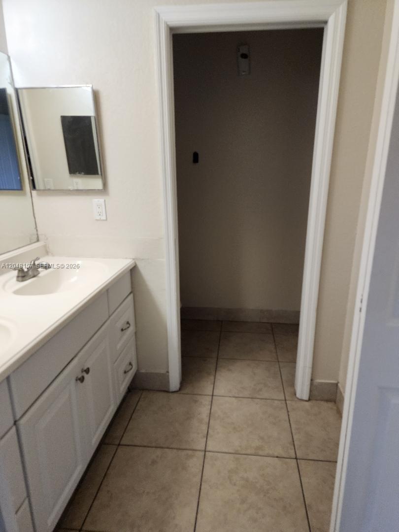 4740 Sw 14 Property Photo 9
