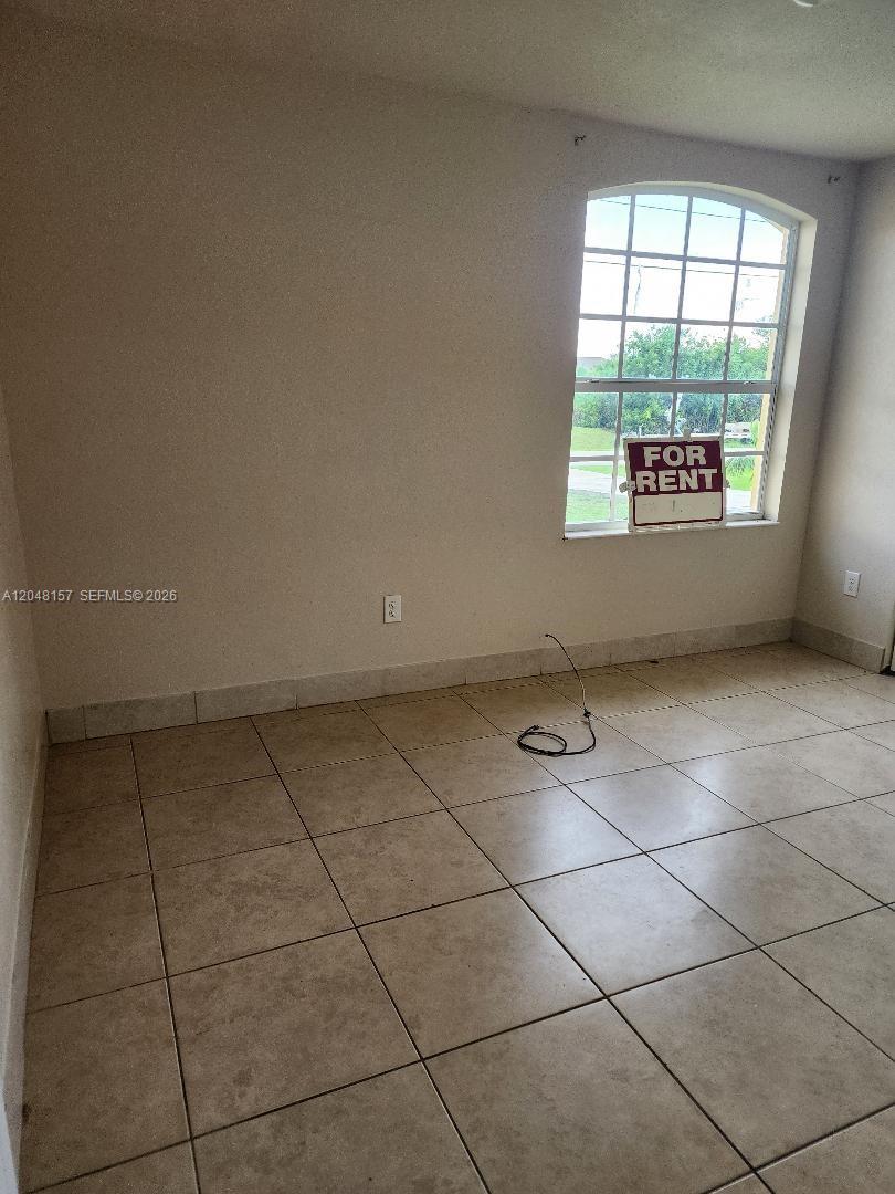 4740 Sw 14 Property Photo 12