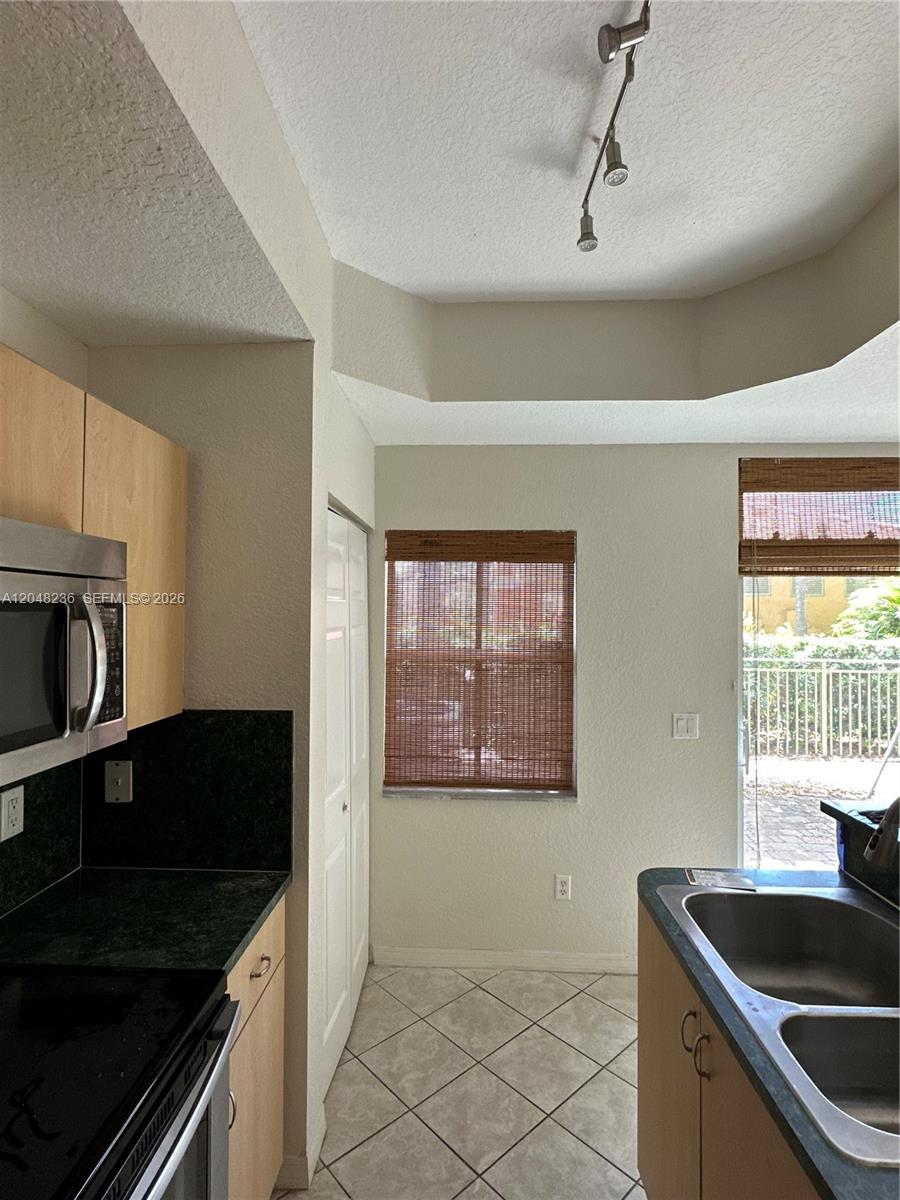 4952 Tradewinds Terrace 506 Property Photo 2