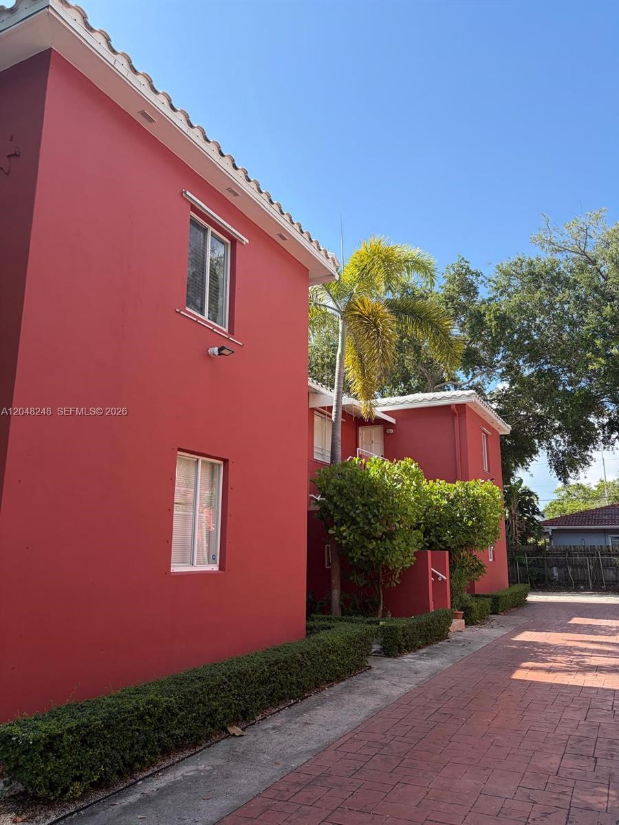 544 NE 62nd Street 544-8