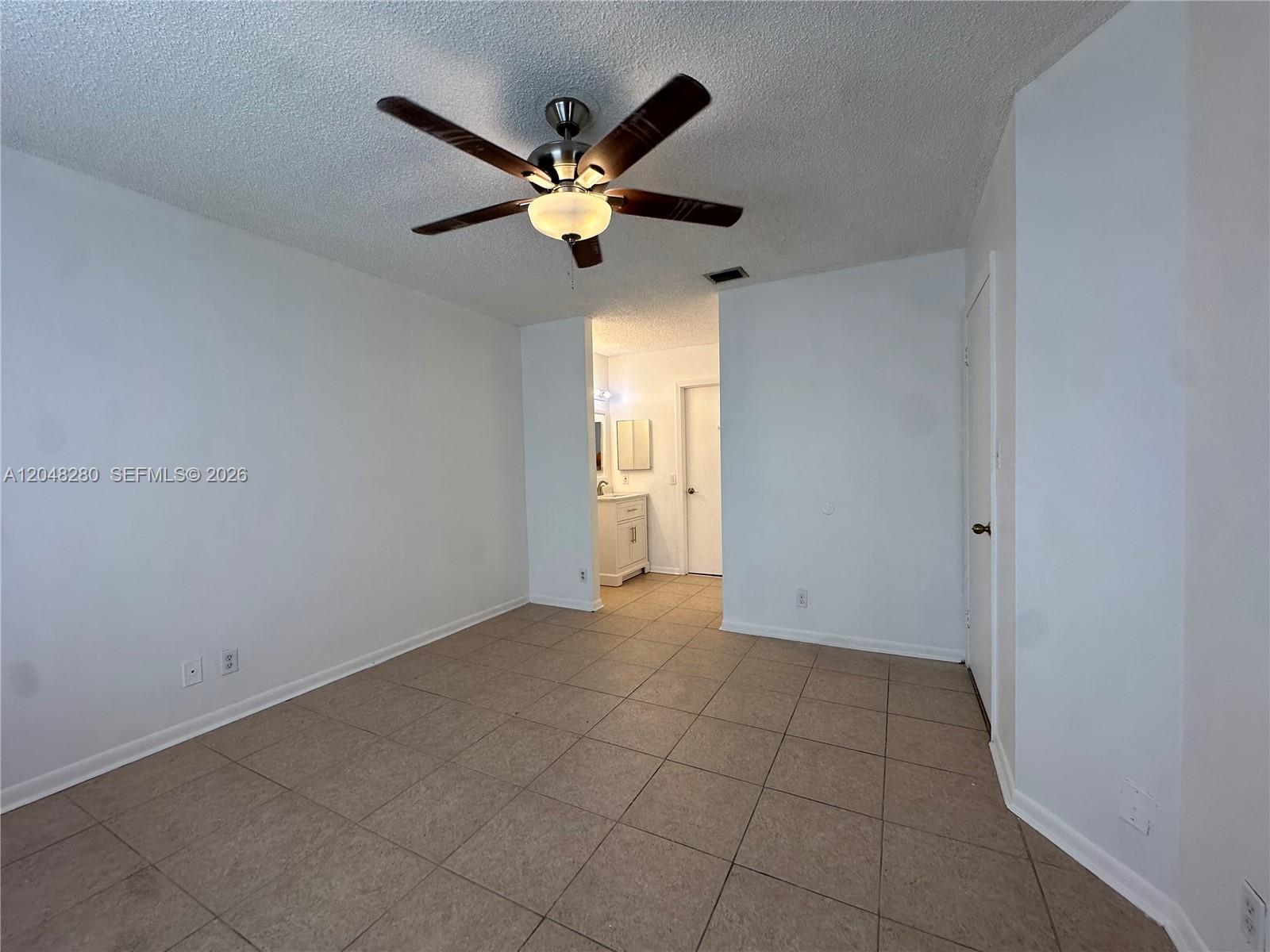 A12048280 Property Photo 6