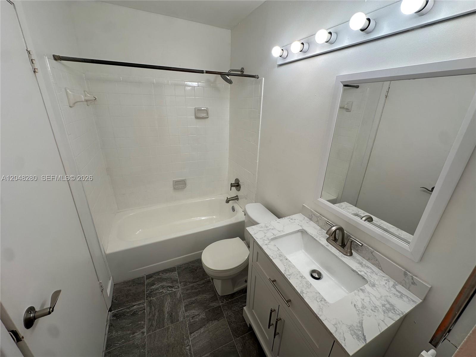 A12048280 Property Photo 8
