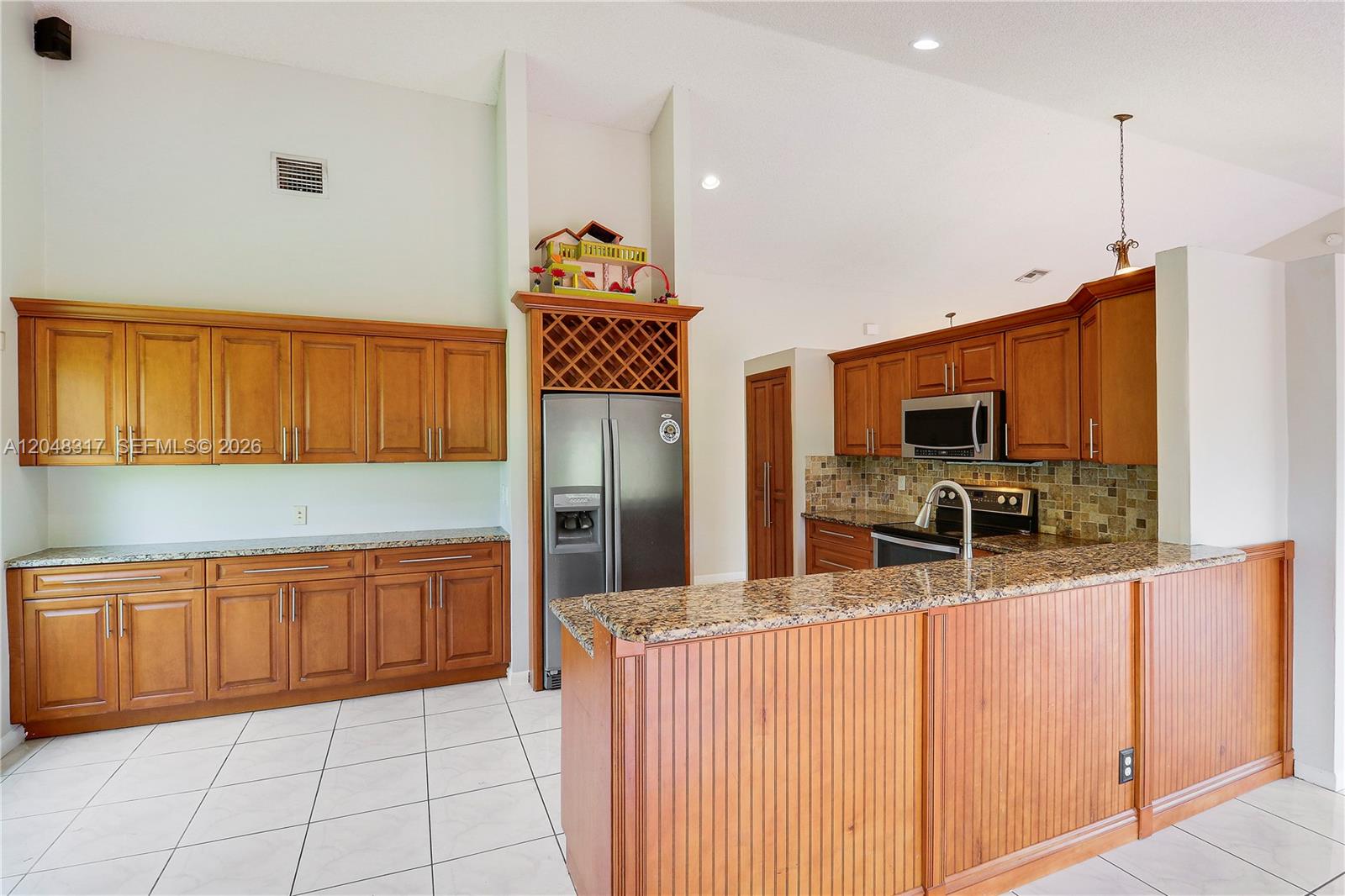 9496 Sun Pointe Drive Property Photo 10