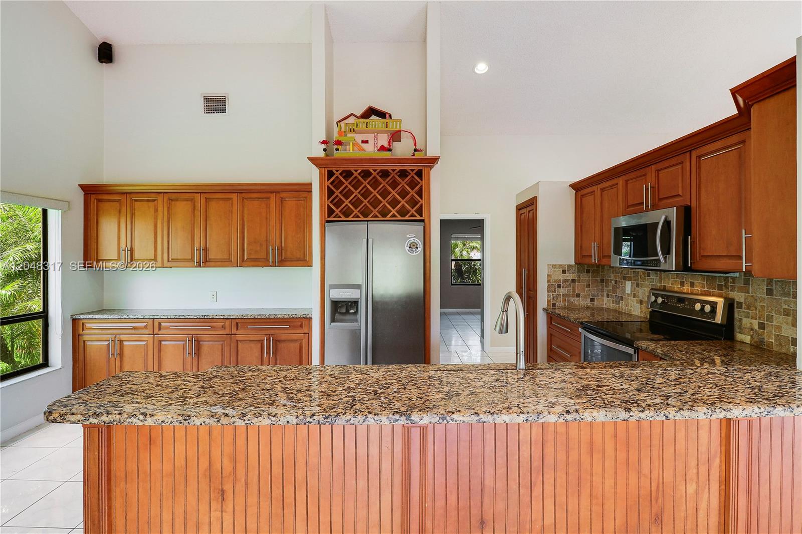 9496 Sun Pointe Drive Property Photo 11
