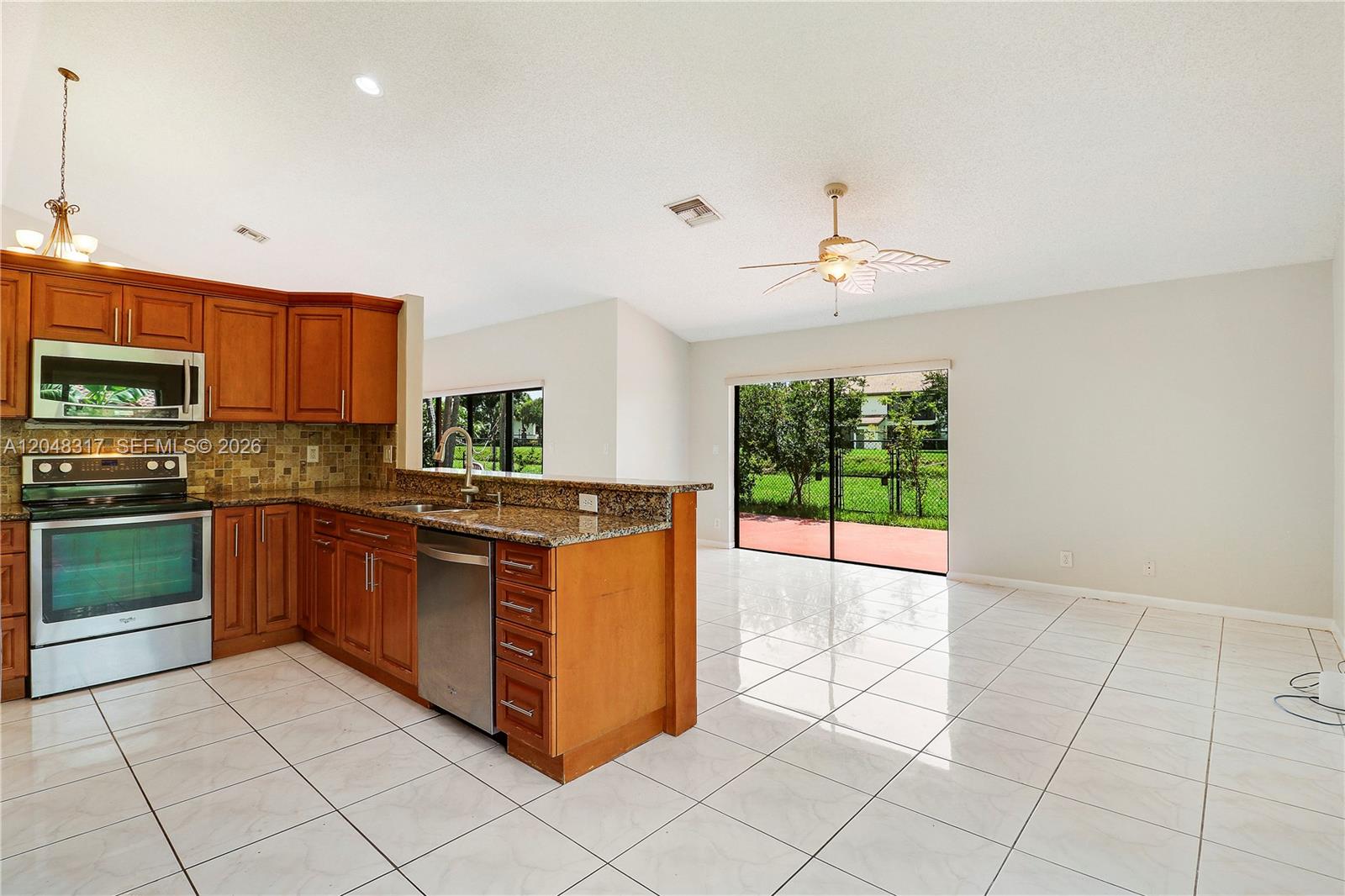 9496 Sun Pointe Drive Property Photo 13
