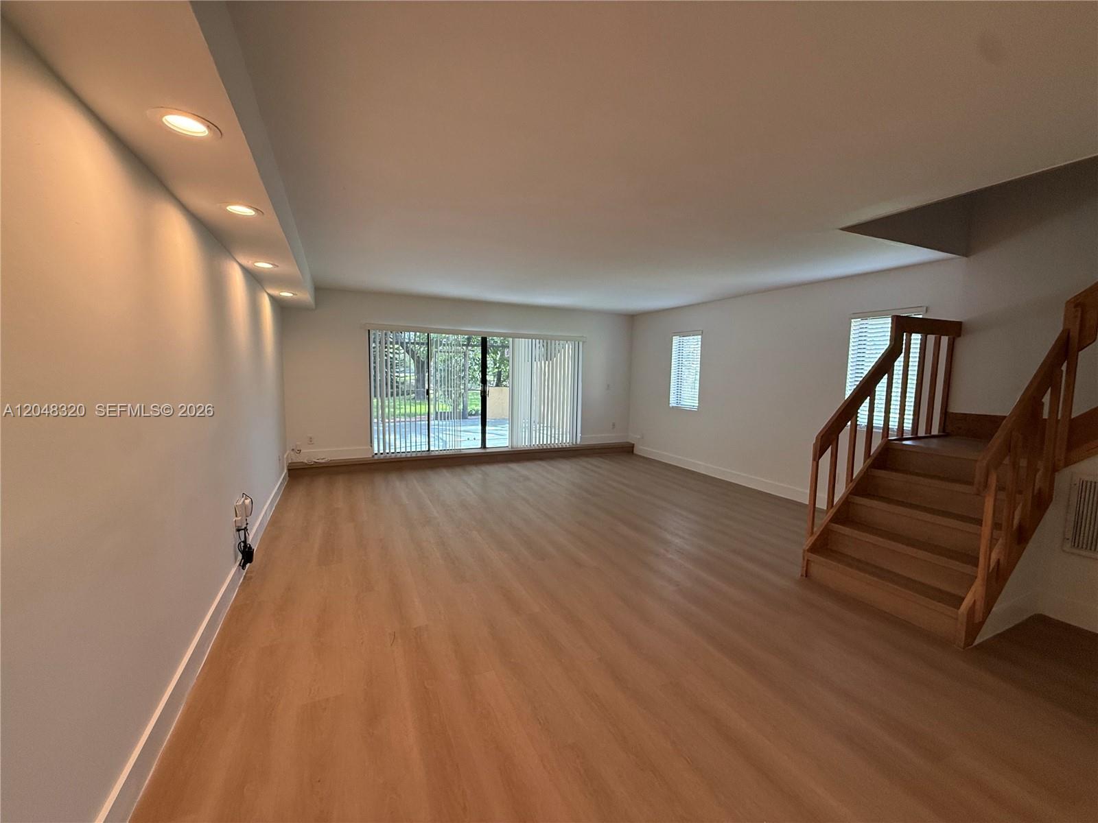 A12048320 Property Photo 6