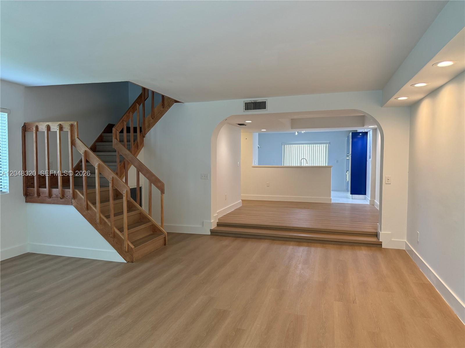 A12048320 Property Photo 9