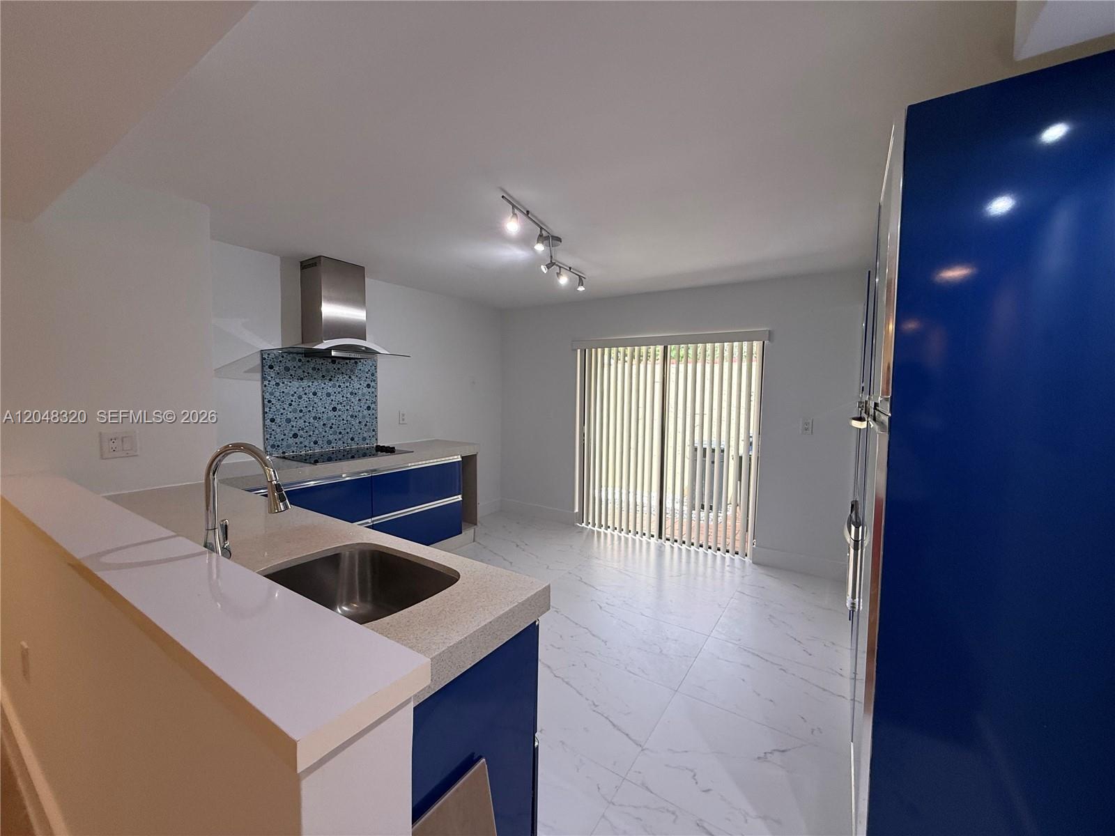 A12048320 Property Photo 11