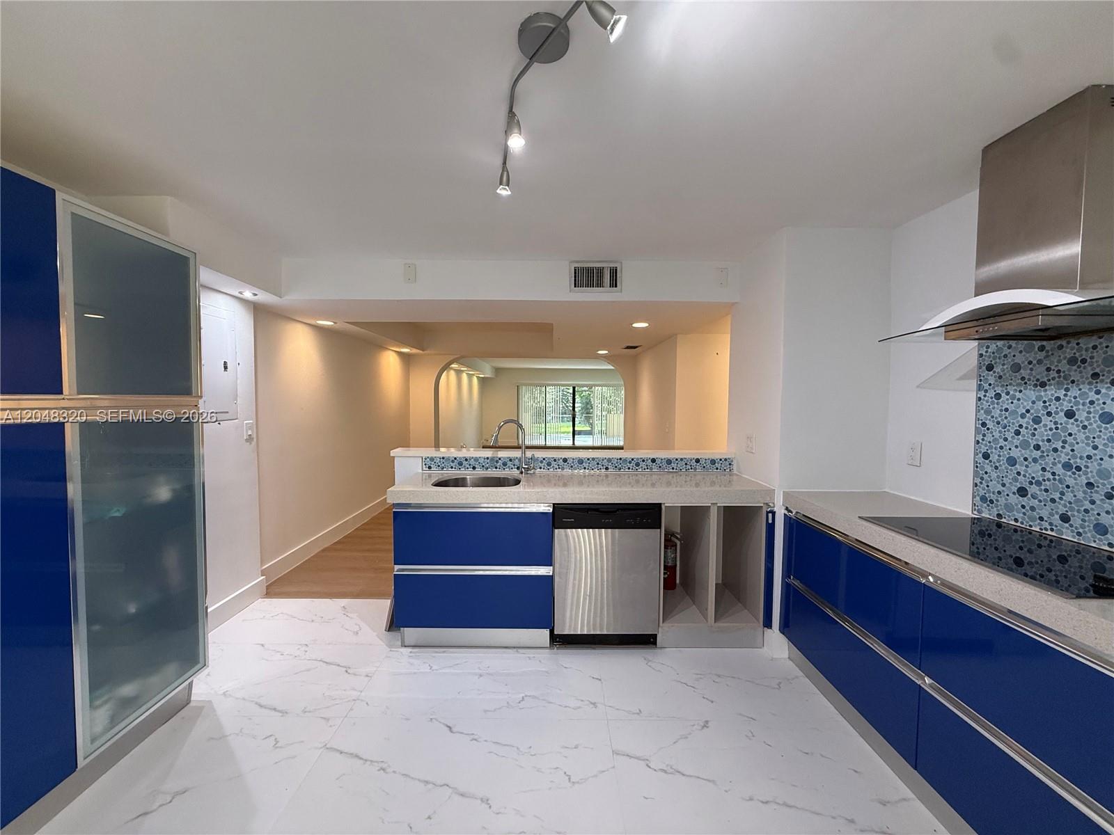 A12048320 Property Photo 12