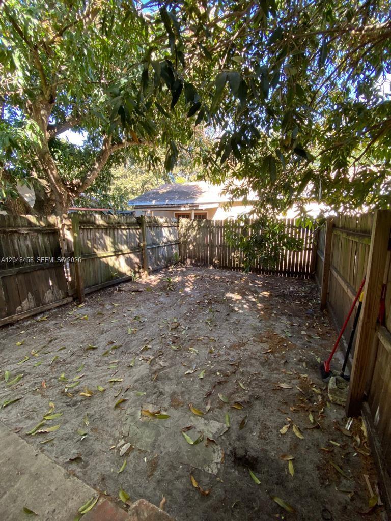 A12048458 Property Photo 39