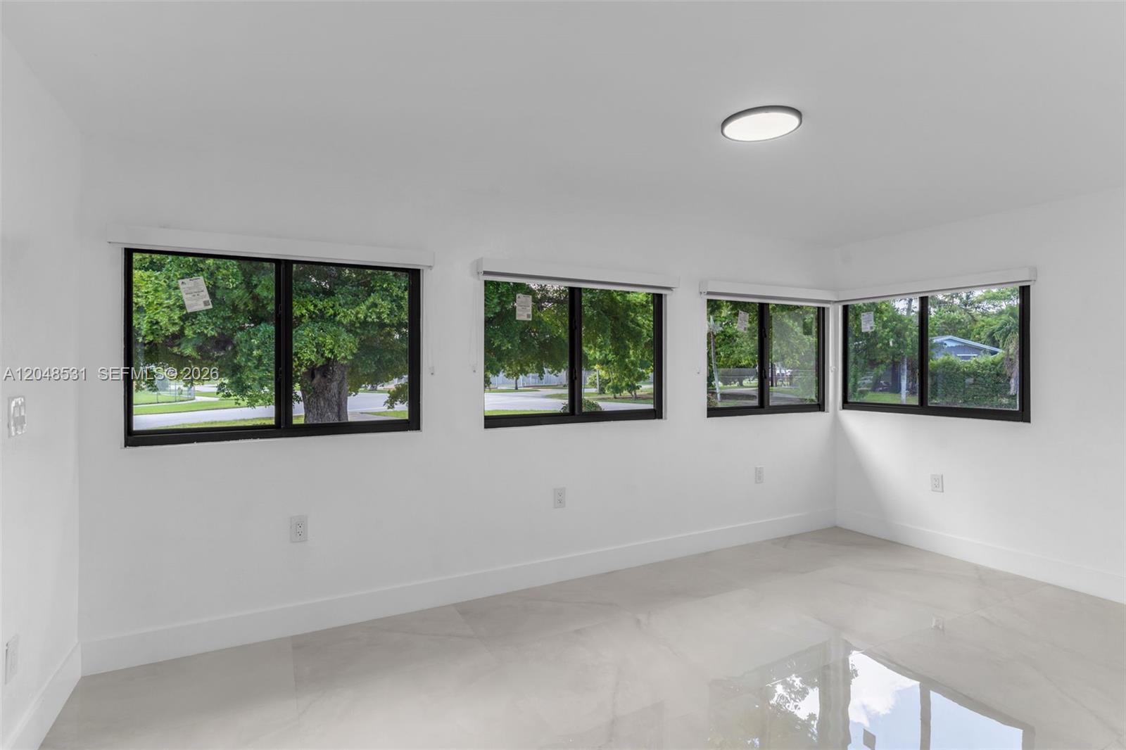 A12048531 Property Photo 4