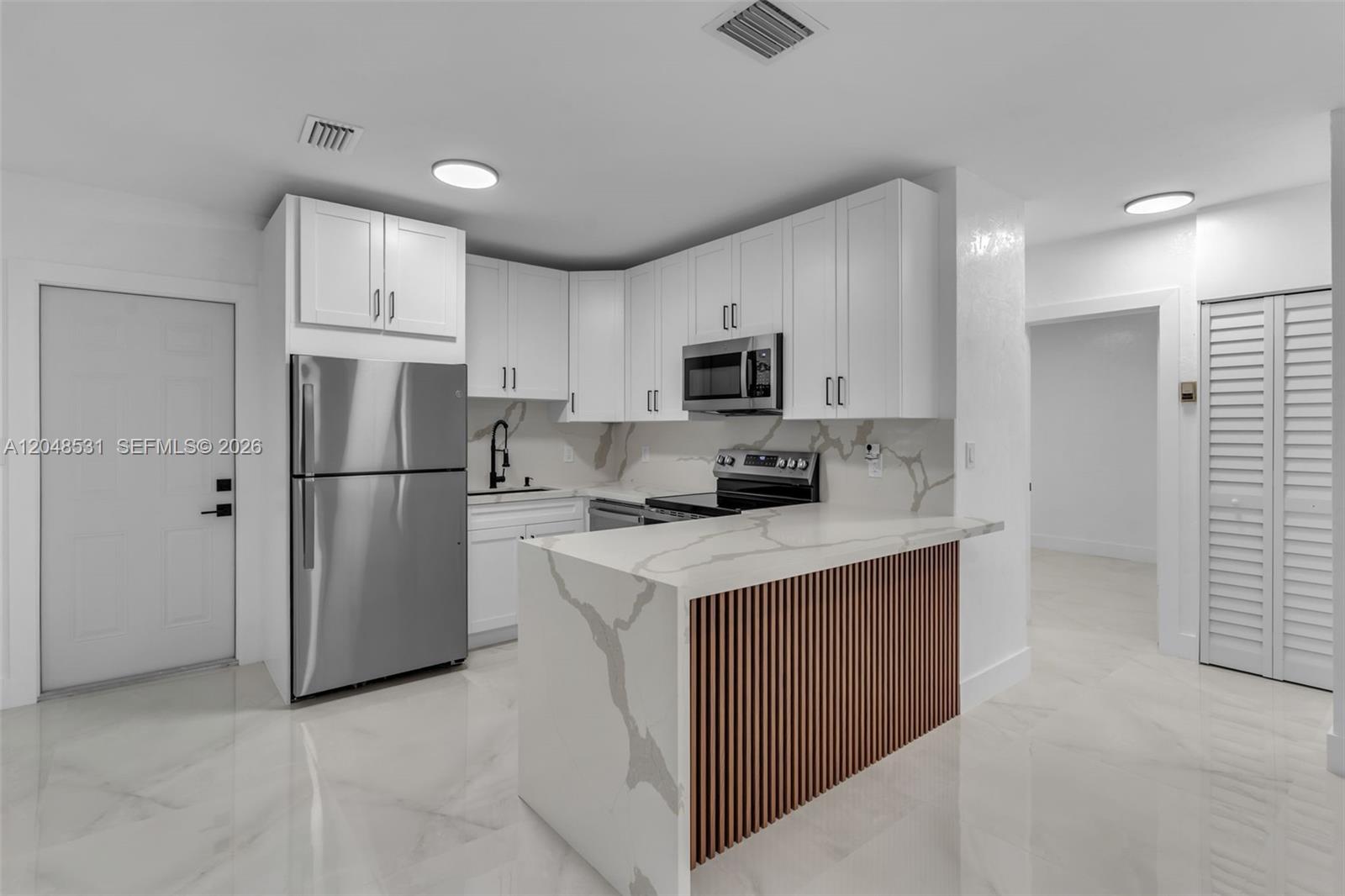 A12048531 Property Photo 6