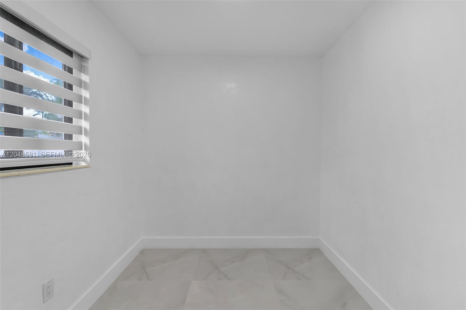 A12048531 Property Photo 11