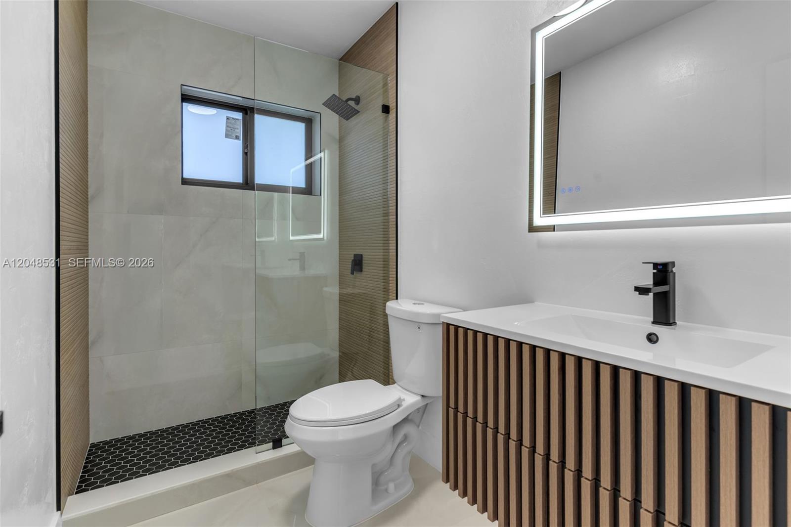 A12048531 Property Photo 12