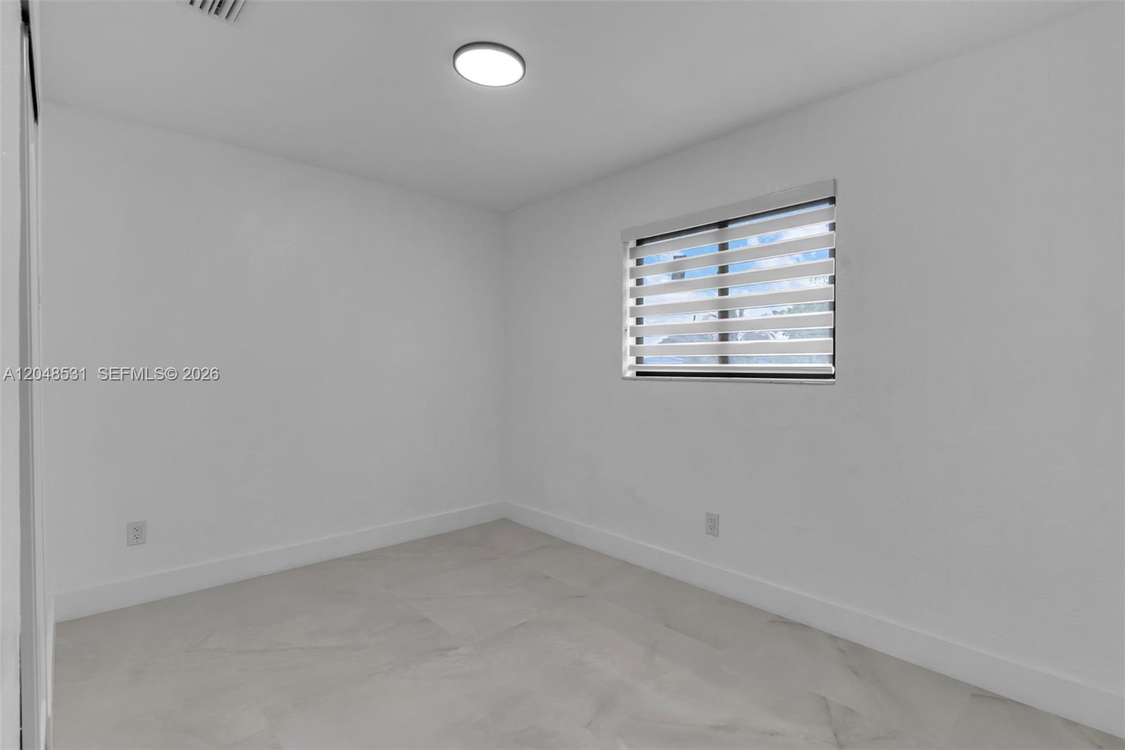 A12048531 Property Photo 16