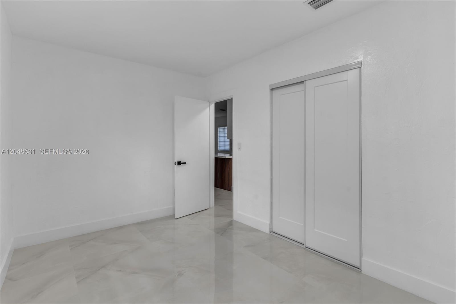 A12048531 Property Photo 17