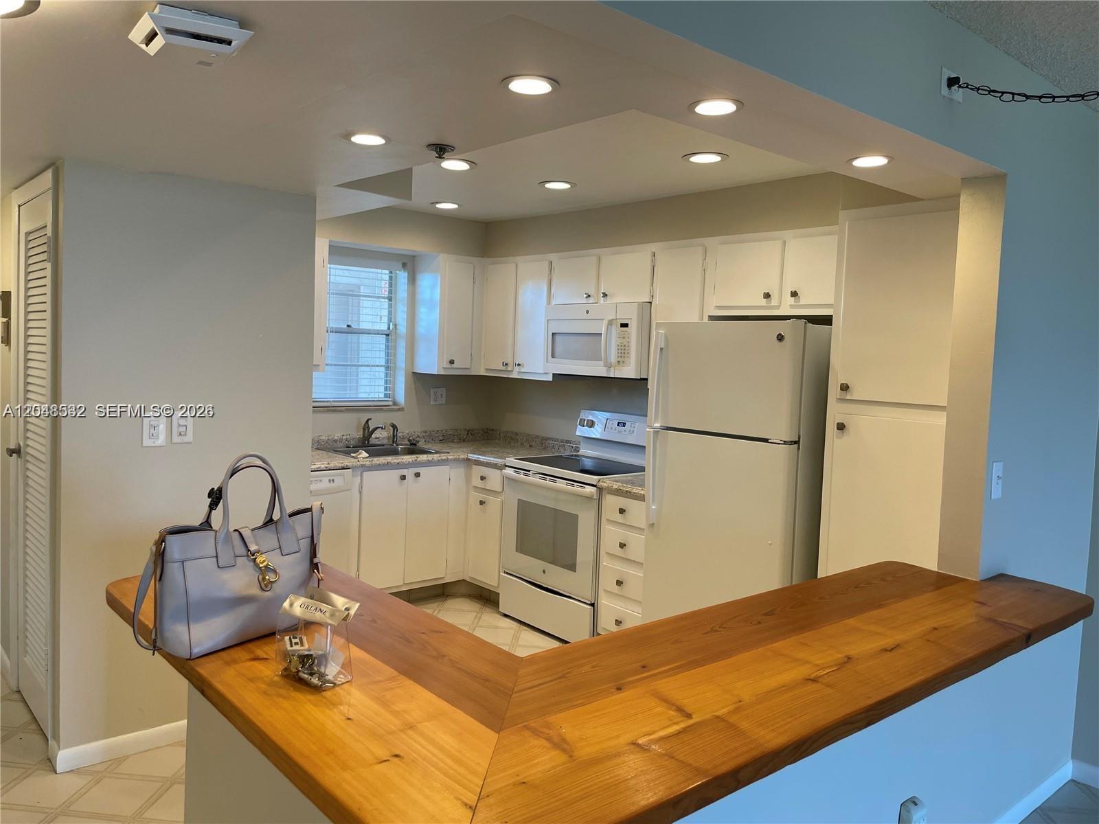 3100 W Rolling Hills Circle 502