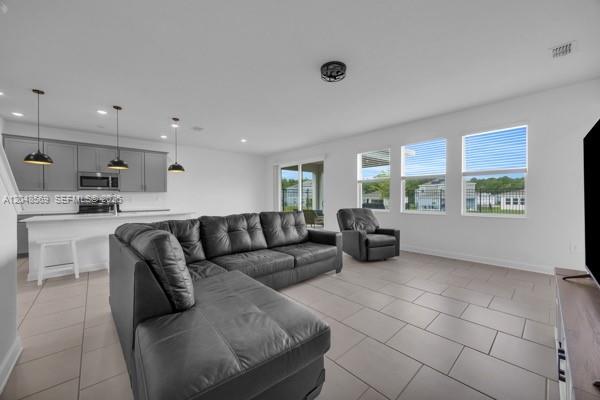 A12048569 Property Photo 11