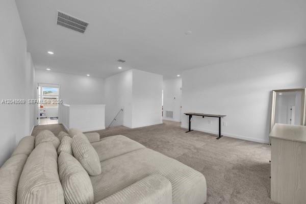 A12048569 Property Photo 18