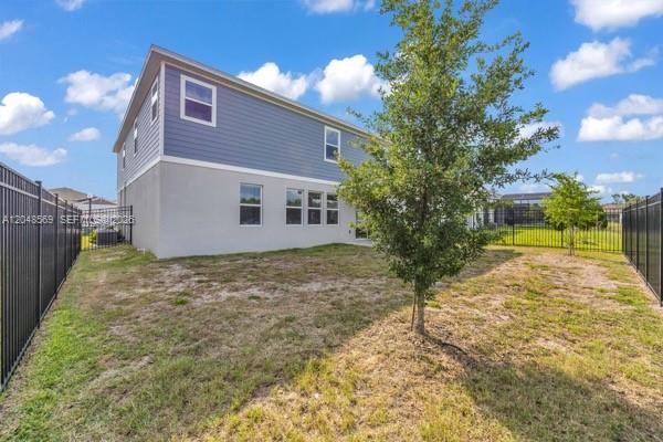 A12048569 Property Photo 38