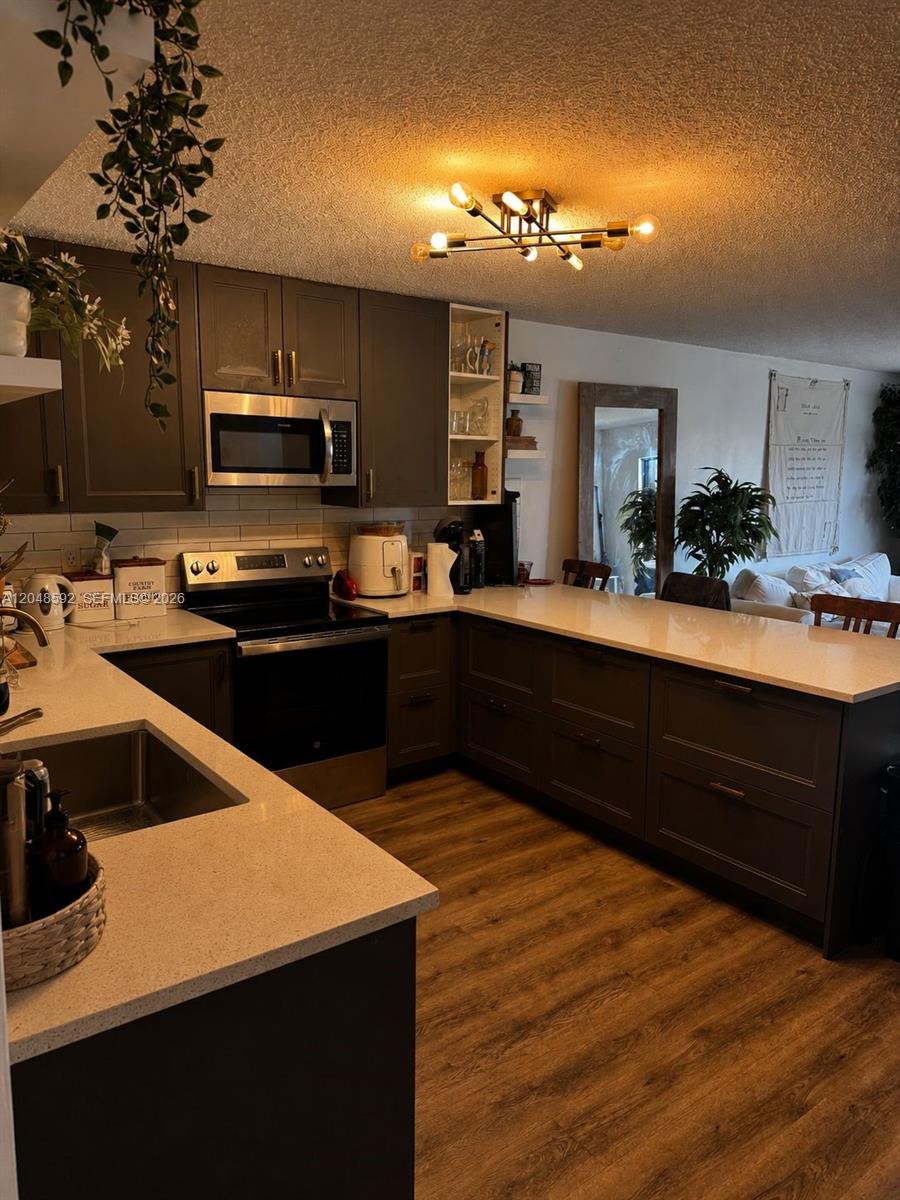 16171 Blatt Boulevard 412 Property Photo 8