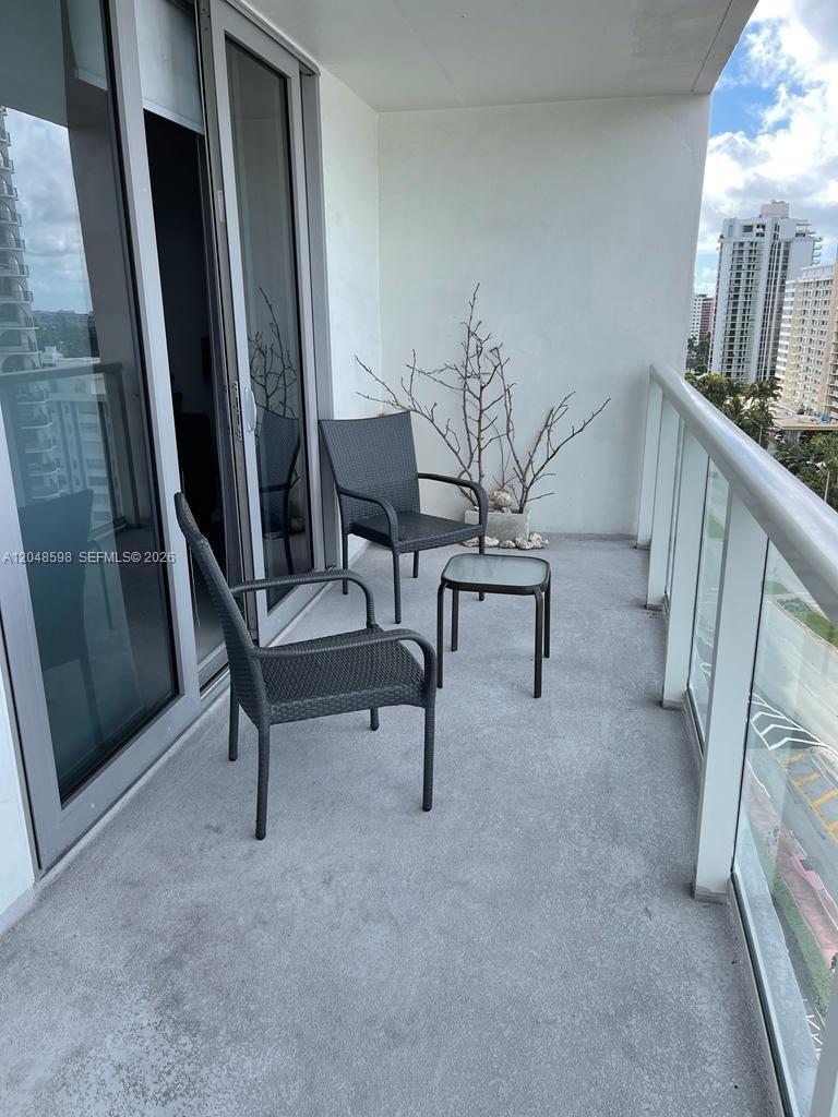 5701 Collins Avenue 1411 Property Photo 2
