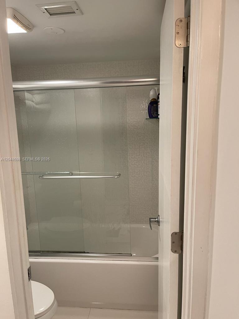 5701 Collins Avenue 1411 Property Photo 12
