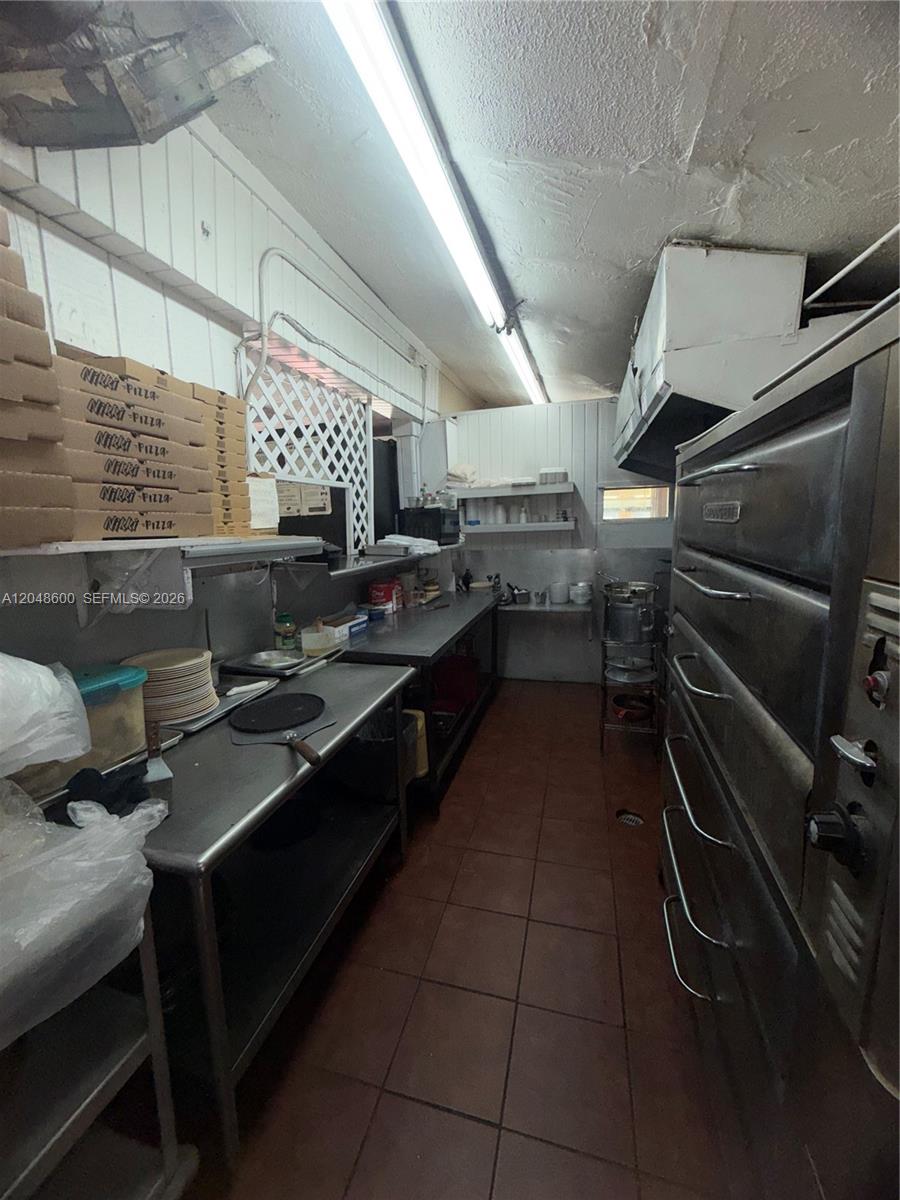 A12048600 Property Photo 6