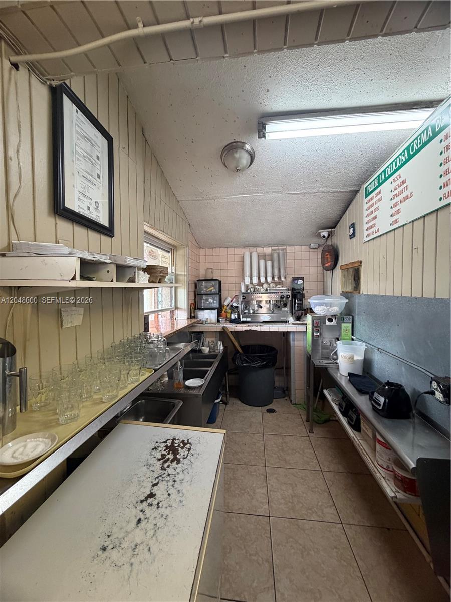 A12048600 Property Photo 11