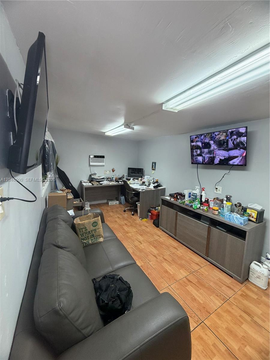 A12048600 Property Photo 13