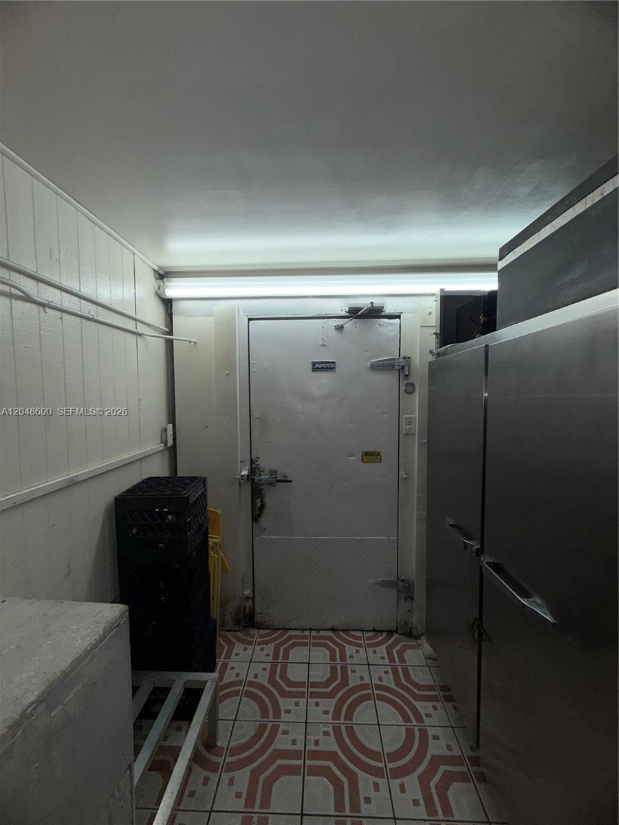 A12048600 Property Photo 16