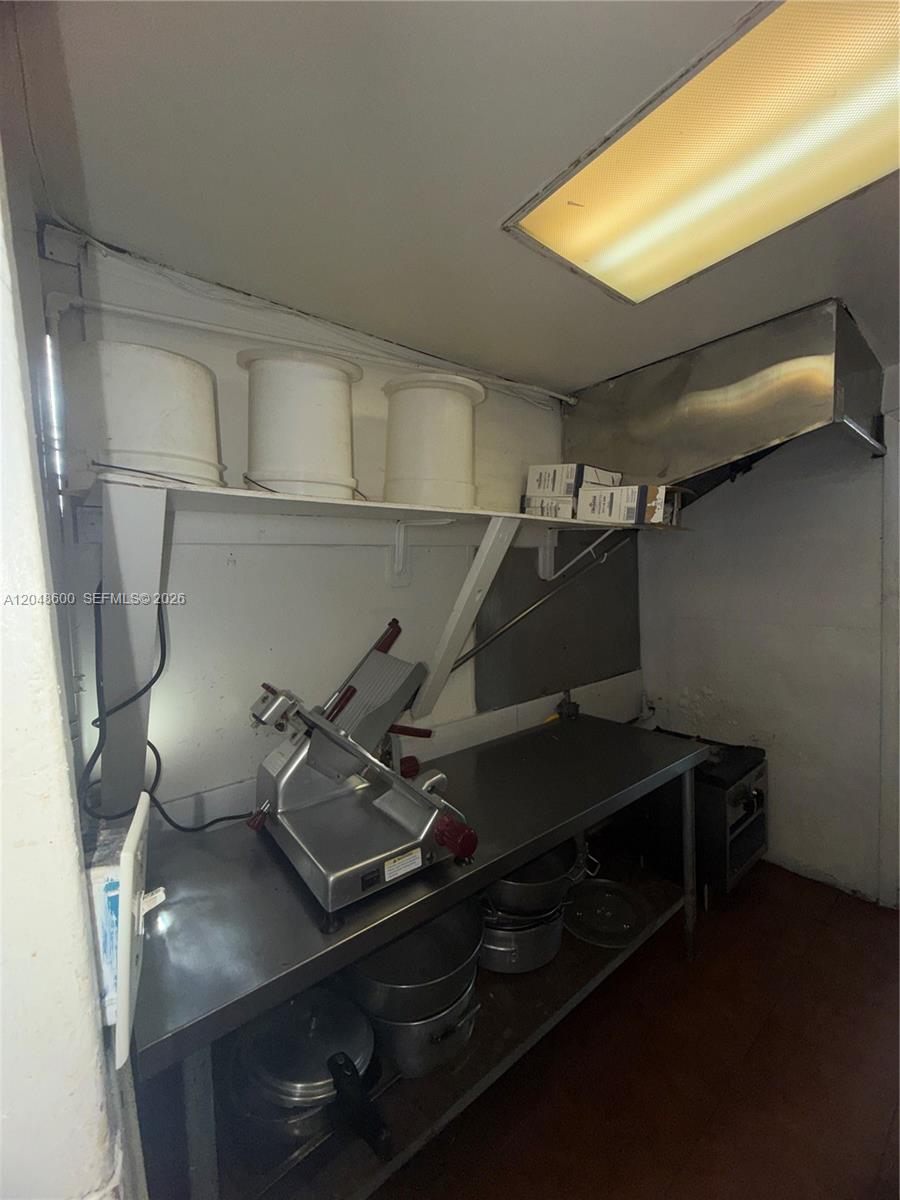 A12048600 Property Photo 22