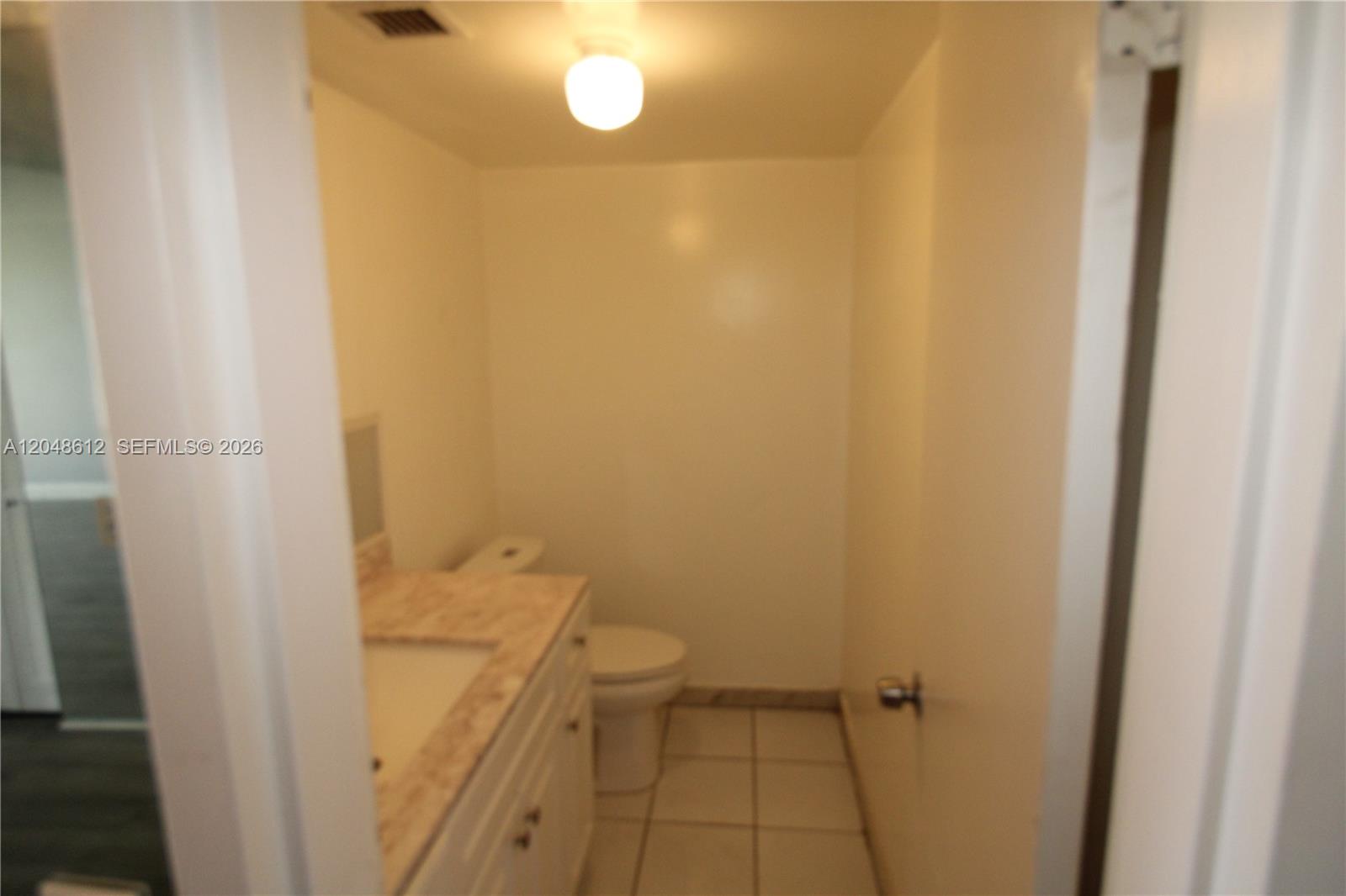13499 Biscayne Boulevard 412 Property Photo 11