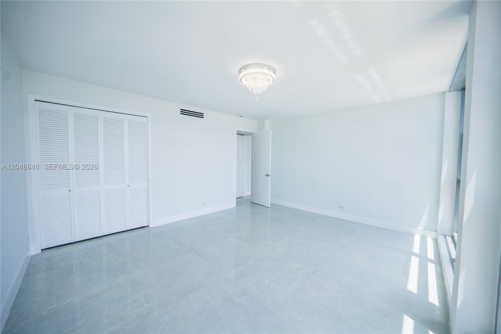 5055 Collins Avenue 14h Property Photo 25