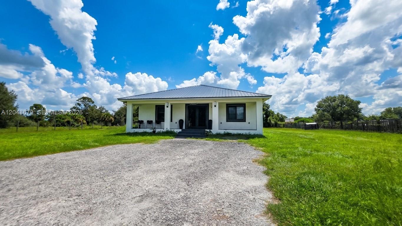 525 N Granja Street Property Photo 10