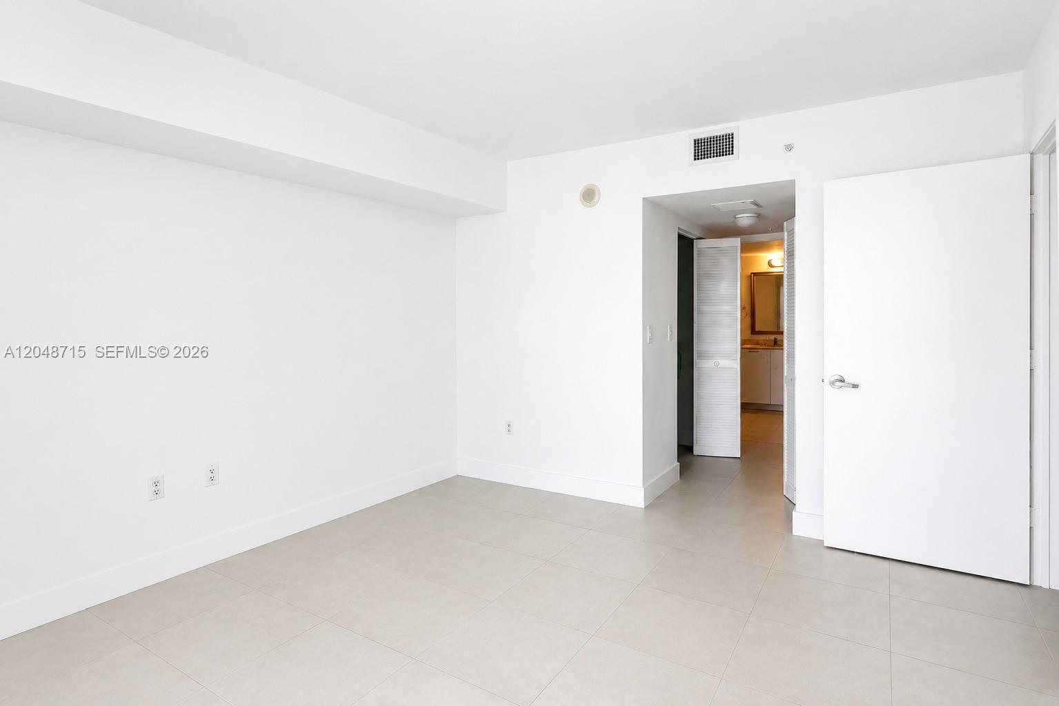 1800 N Bayshore Drive 4102 Property Photo 16