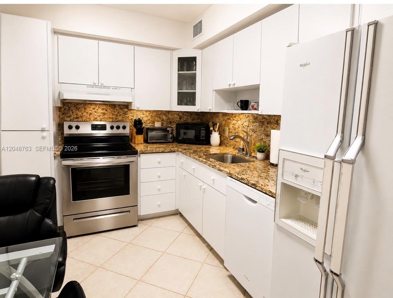 1980 S Ocean Drive 15K Property Photo 1