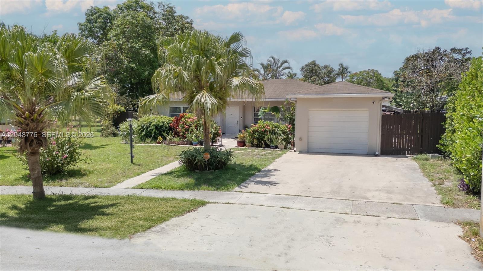 5045 SW 10th Street Property Photo 1