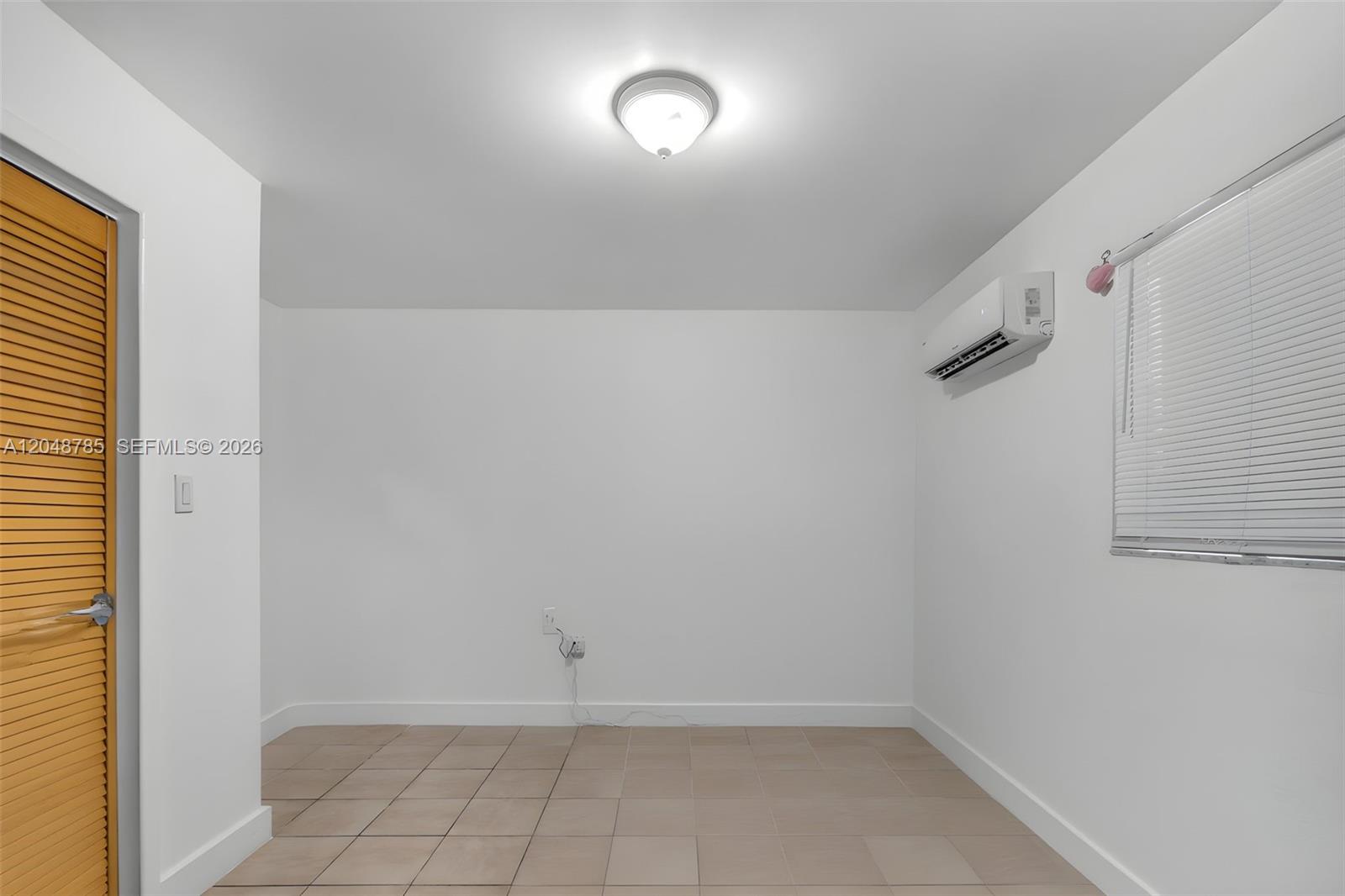 6084 E 7th Avenue Property Photo 14