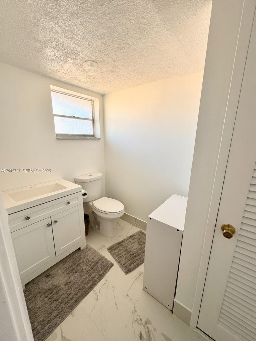 950 Hillcrest Drive 109 Property Photo 8